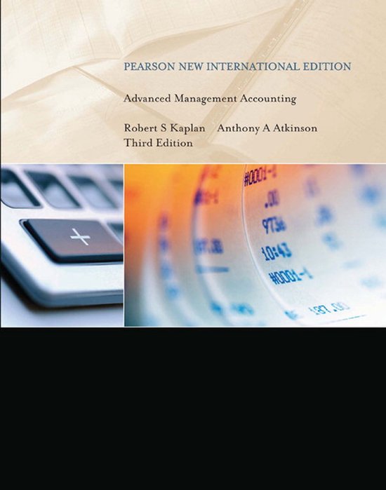Boekcover met 'Advanced Management Accounting Pearson New International Edition', een calculator en cijfers.