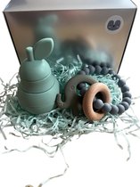 Baby Geschenkset - 2-delige set - Kraamcadeau - babyshower- gender reveal - Unisex baby cadeau - kraamvisite- jongen - meisje - giftset - bijtring - doorkomende tandjes- speelpeer - educatief speelgoed
