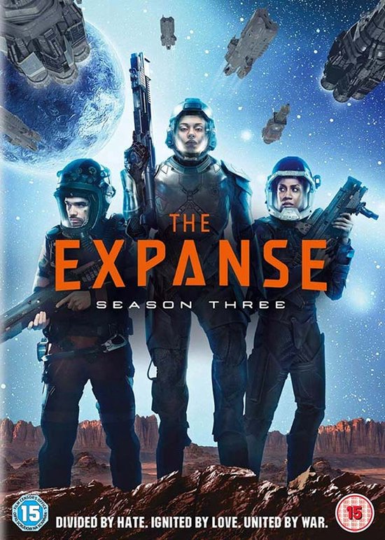 Drie ruimtevaarders in futuristische pakken met wapens, met op de achtergrond een planeet en ruimteschepen. De titel "The Expanse Season Three" staat prominent in beeld.