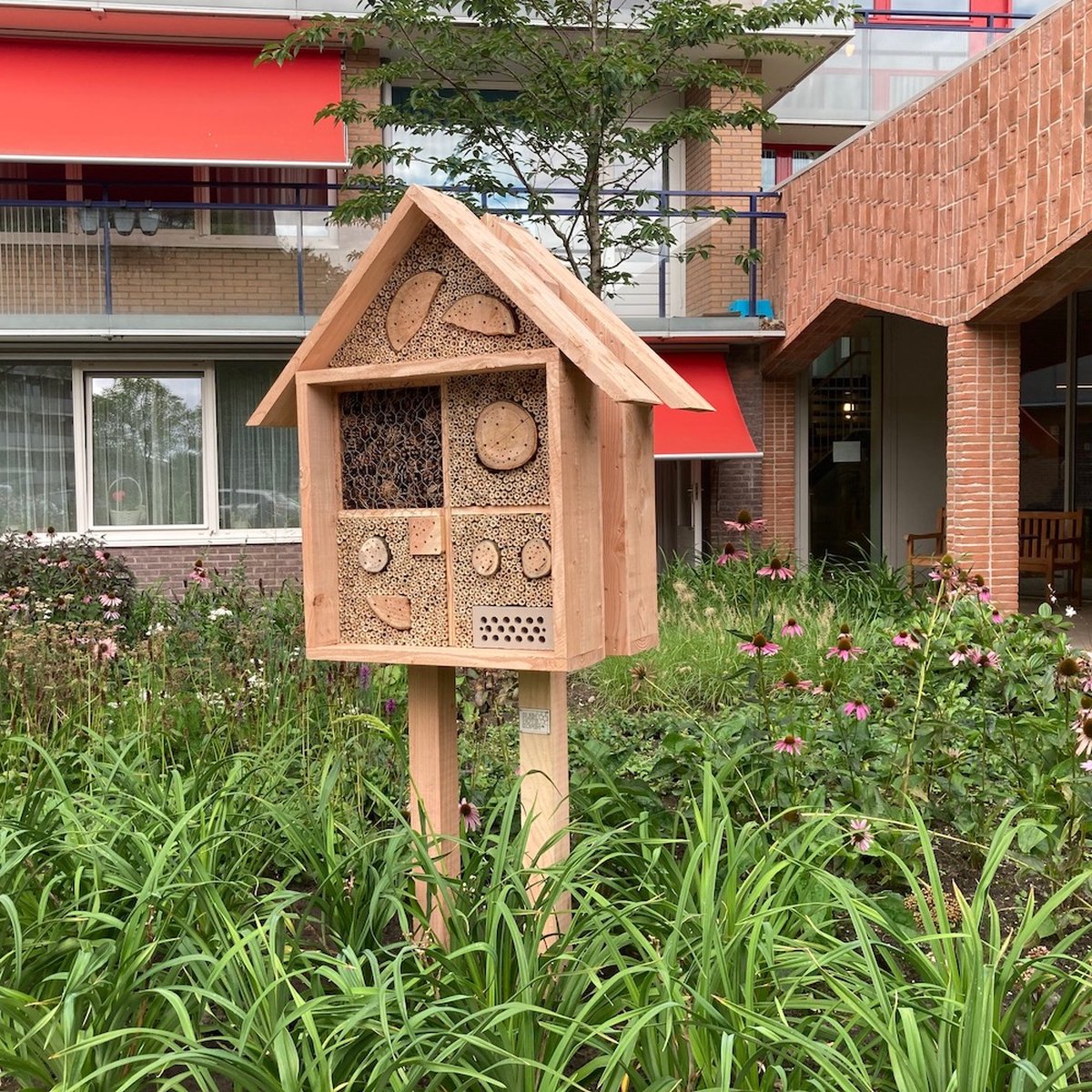 Bijenhotelkopen.nl Insectenhotel BeeHome 2 cassettes groot insectenhotel