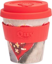 Quy Cup 230ml Ecologische Reisbeker - De originele Banksy's Graffiti "Bandaged Heart" BPA Vrij - Gemaakt van Gerecyclede Pet Flessen met rood siliconen deksel - travelmug