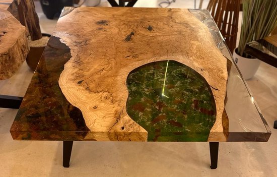 Arka Woods - Table Frêne en bois de frêne avec vraie mousse - Lina