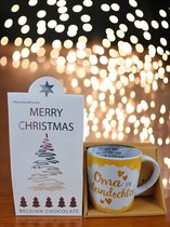 Oma-Kleindochter-Band met Oma-Kerstcadeau-Kerstpakket-Giftset-December Cadeau-Merry Christmas-Happy New Year-Belgische Chocolade-Champagne Flesjes-Kerst Chocolade-Zoetigheid-Mok-Beker-Magische dagen-Familiediner-Kerstdiner-Kerstfeest-Oudejaar