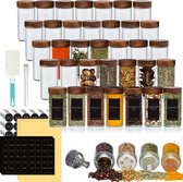 Soothe 36 Pots à Épices en Verre Ronds avec Couvercles en Acacia - 2 Types de Couvercles à Saupoudrer - Saupoudreur d'Épices - Spice Jars - Ensemble Complet incluant des Étiquettes d'Épices, un Stylo Craie et des Accessoires - 100ml