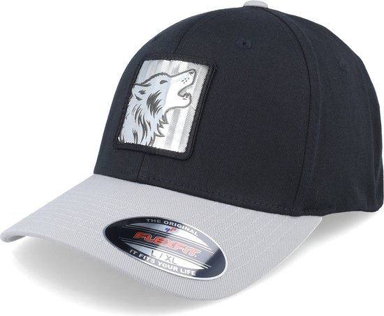 Hatstore- Wolf Silver Patch Black/Silver Flexfit - Iconic Cap