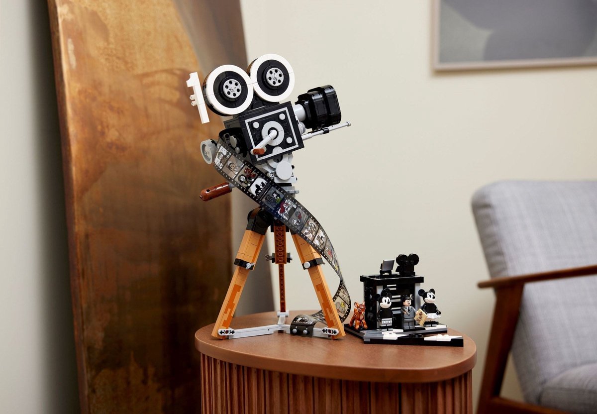 LEGO Disney Walt Disney eerbetoon – camera 100ste Verjaardag Set voor Volwassenen - 43230 — afbeelding 16