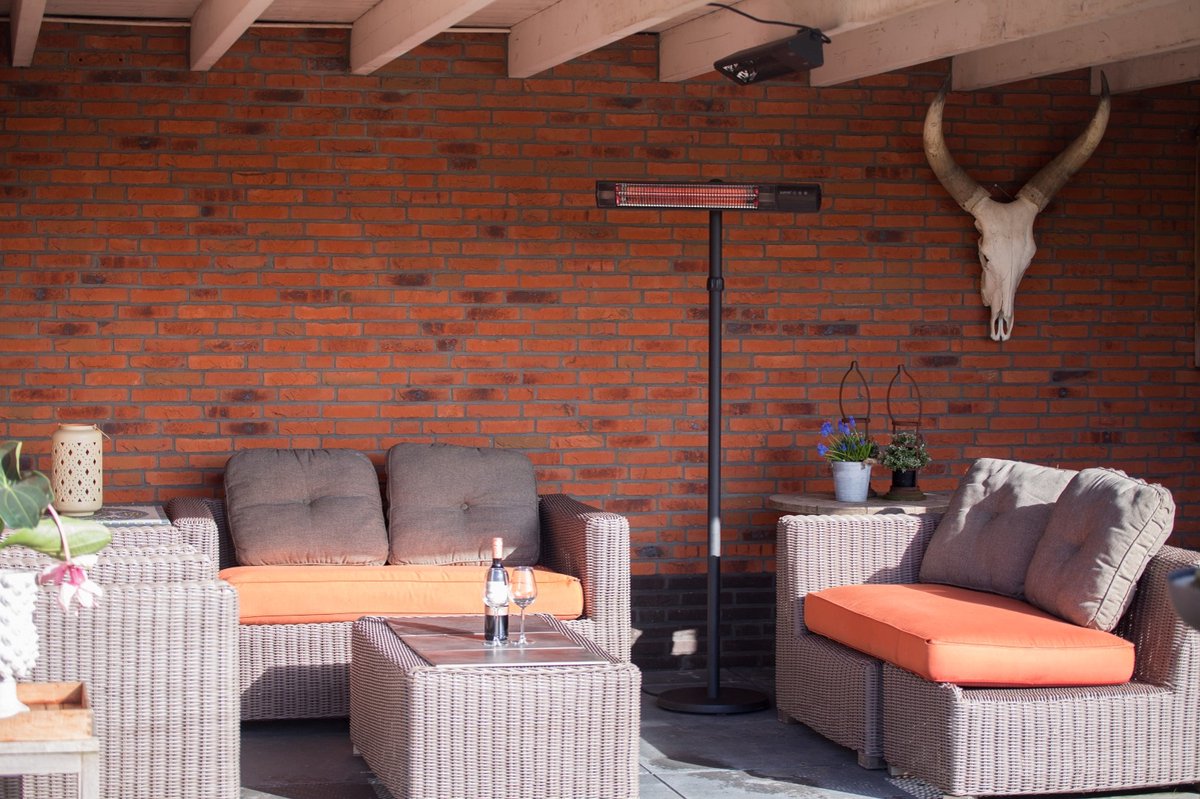 Sunred Dark 2500 W - Freestanding patio heater - Black + cover