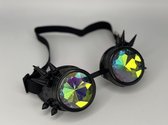 Zwarte Goggles met spikes met opbergzakje - Steampunk bril zwart met handig opbergzakje - zwarte festival bril - Goggles Steampunk Bril Met Spikes - Zwarte Space bril met caleidoscoop glazen - Zwarte bril