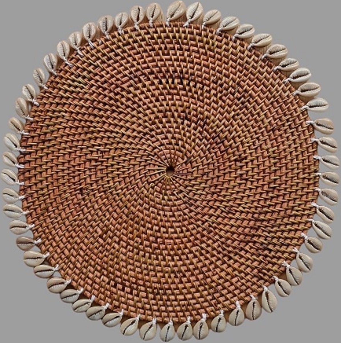 placemats. SET 2 placemat Rotan Rattan onderzetter Bohemien Kauri schelpen