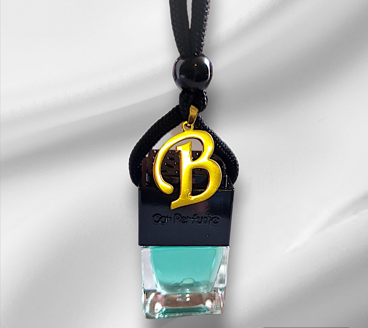 Goedkoopste Autoparfum Golden Gift met Letter B - 8ml - Oosters Hamam - Dupe - Gepersonaliseerd met jouw Letter - car perfume - Autoverfrisser - Autogeur - Autogeurtje - Cadeau heren - Cadeau dames - Moederdag - Vaderdag - Verjaardagscadeau - Valentijnsdag