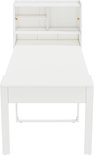 Vooraanzicht van de gesloten witte tafel met opbergkast, planken en wieltjes aan de voorkant.