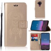 Voor Nokia 5.4 Windgong Uil Embossing Patroon Horizontale Flip Leren Case met Houder & Kaartsleuven & Portemonnee (Goud)