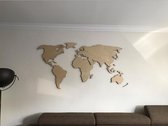 Paspartoet Houten wereldkaart zwevend op de muur - 160x80 cm - gerookt eiken - houten wanddecoratie