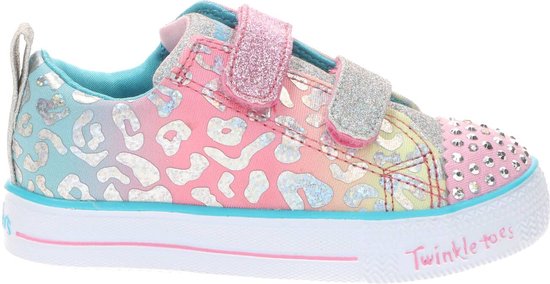 Roze sneaker met panterprint in pastelkleuren, glitterbandjes en zilveren strikjes.