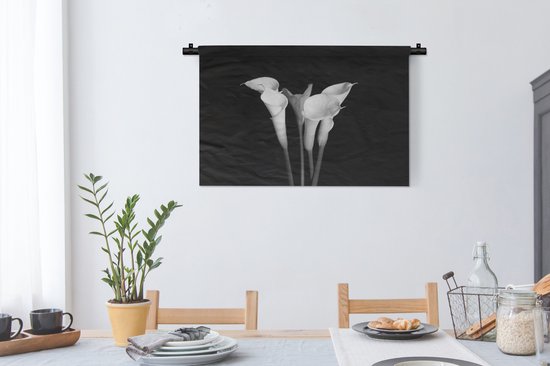 Tapisserie Plantes sur fond noir - Gros plan de fleurs de lys calla sur fond noir Tapisserie en coton 90x60 cm - Tapisserie avec photo