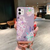 Voor iPhone 12 Pro Max Laserpatroon Zachte TPU beschermhoes met schouderband (grijze achtergrond roze bloem)