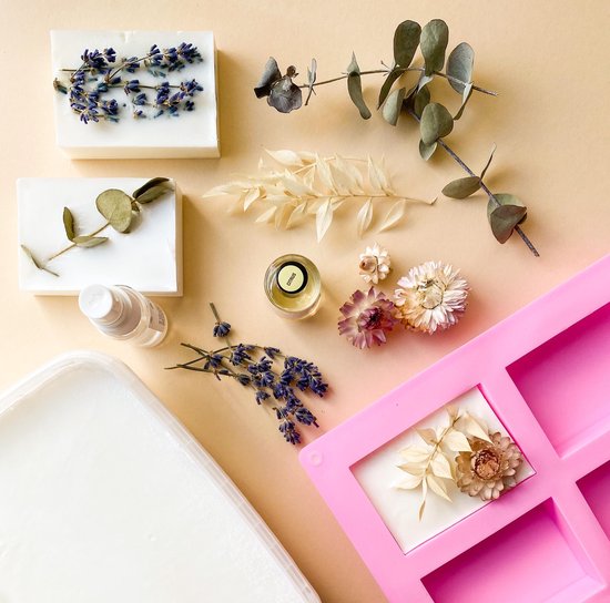 Zeep pakket - zeep maken - zeep pakket met droogbloemen - zelf zeep maken -  Daffie's DIY | bol.com