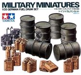 1:35 Tamiya 35026 Jerrycans and Drums Plastic kit