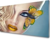 Glasschilderij  Vrouw met vlinders | 120 X 80 CM | 4 mm gehard glas | Incl. Blind ophangsysteem | Moderne glazen schilderij