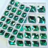 Opnaai Glitter steentjes|Cosmic Emerald|Sew on Stone|2 holes Flatback Rhinestones|Strass Cosmic 13x17mm 24st|Strasstenen van Glas|Glitter steentjes voor turnpakje|Ritmische pakjes|Acro pakjes