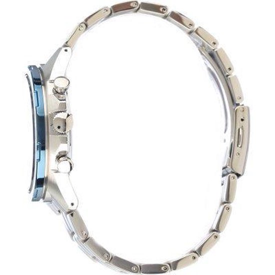 Zijaanzicht van een Seiko herenhorloge met zilverkleurige metalen band.