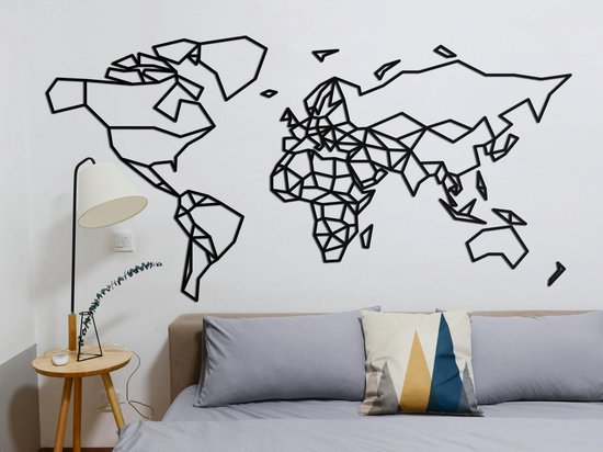HOUTEN WANDDECORATIE / WOODEN WALL DECORATION - GEOMETRISCHE MUURDECORATIE / GEOMETRIC WALL ART - WERELDKAART / WORLD MAP - 157 x 80cm - ZWART / BLACK - ORIGAMI DESIGN WANDFIGUUR - ECHT HOUT - REAL WOOD - ATLAS - AARDE - CONTINENTEN - REIZEN