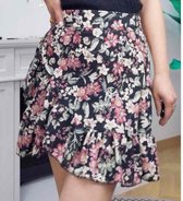 Mini omslag rok | bloemenprint | zwart