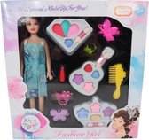 Mooie barbie op met make up