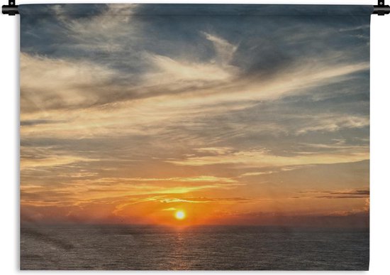 Wandkleed Zonsondergang op het strand - Een zonsondergang aan het einde van de horizon langs de Japanse kust Wandkleed katoen 90x67 cm - Wandtapijt met foto