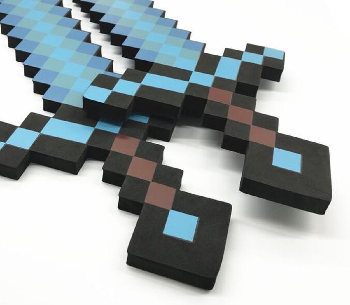 Minecraft Toys, épée et pioche, Minecraft Game Transformer l'accessoire de  jeu de rôle de taille enfant, cadeau d'anniversaire de Noël pour les  enfants et les fans