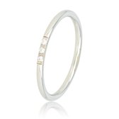 My Bendel minimalistische zilverkleurig ring met drie fijne kristallen - Fijne edelstalen aanschuifring met drie zirkonia stenen - Met luxe cadeauverpakking