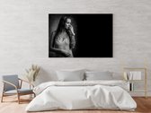 Fotoschilderij van een topless vrouw met een nat t-shirt - geborsteld aluminium 120cmX80cm (wanddecoratie)