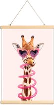 JUNIQE - Posterhanger Thirsty Giraffe -40x60 /Bruin & Roze