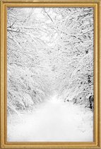 JUNIQE - Poster met houten lijst Walking in a Winter Wonderland -30x45