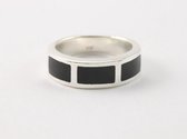 Zilveren ring met onyx - maat 22