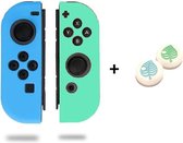 Siliconen Joy-Con Controller Hoesjes + Gaming Thumbsticks (1 Set = 2 Thumbgrips) | Beschermhoes Skin | Geschikt voor Nintendo Switch & Lite | Softcover Case | Thumb grips | Grip | Lichtblauw/