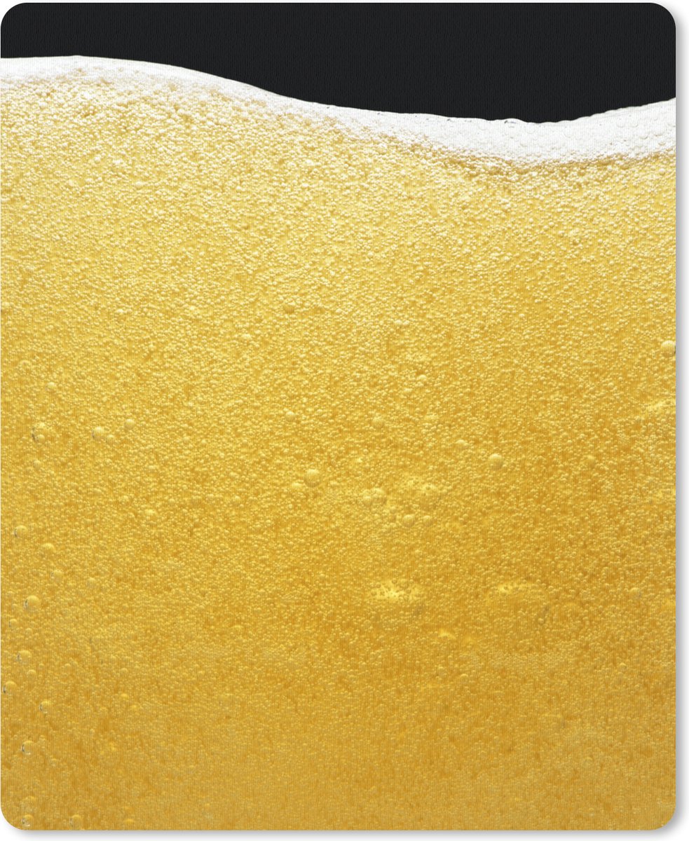 Muismat Bier - Close-up van een glas bier met schuim muismat rubber - 30x40 cm - Muismat met foto
