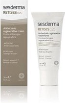 Sesderma - Refreshing Cream with Retinol and Vitamin C Retises (Antiwrinkle Regenerative Cream) 30 ml - 30ml