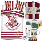 Harry Potter Dekbedovertrek Red/White Hogwarts Logo- 1 persoons 140x200- 100% biologisch Katoen, incl. 4 delige Giftbox cadeau set HP
