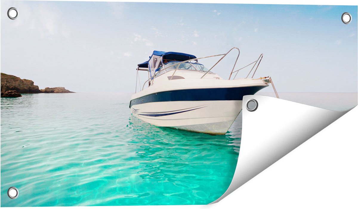 Gards Tuinposter Motorboot aan het Strand met Blauw Water - 60x30 cm - Tuindoek - Tuindecoratie - Wanddecoratie buiten - Tuinschilderij Multikleur