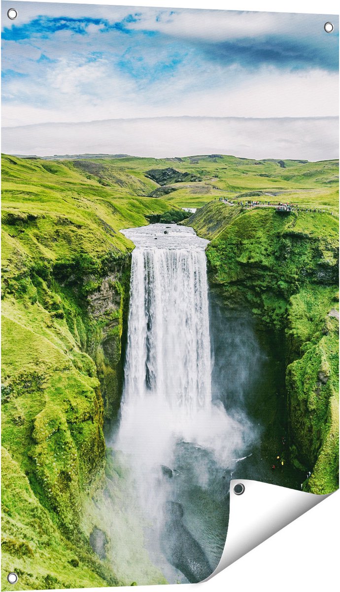 Gards Tuinposter Waterval in het Groene Landschap - 60x90 cm - Tuindoek - Tuindecoratie - Wanddecoratie buiten - Tuinschilderij Multikleur
