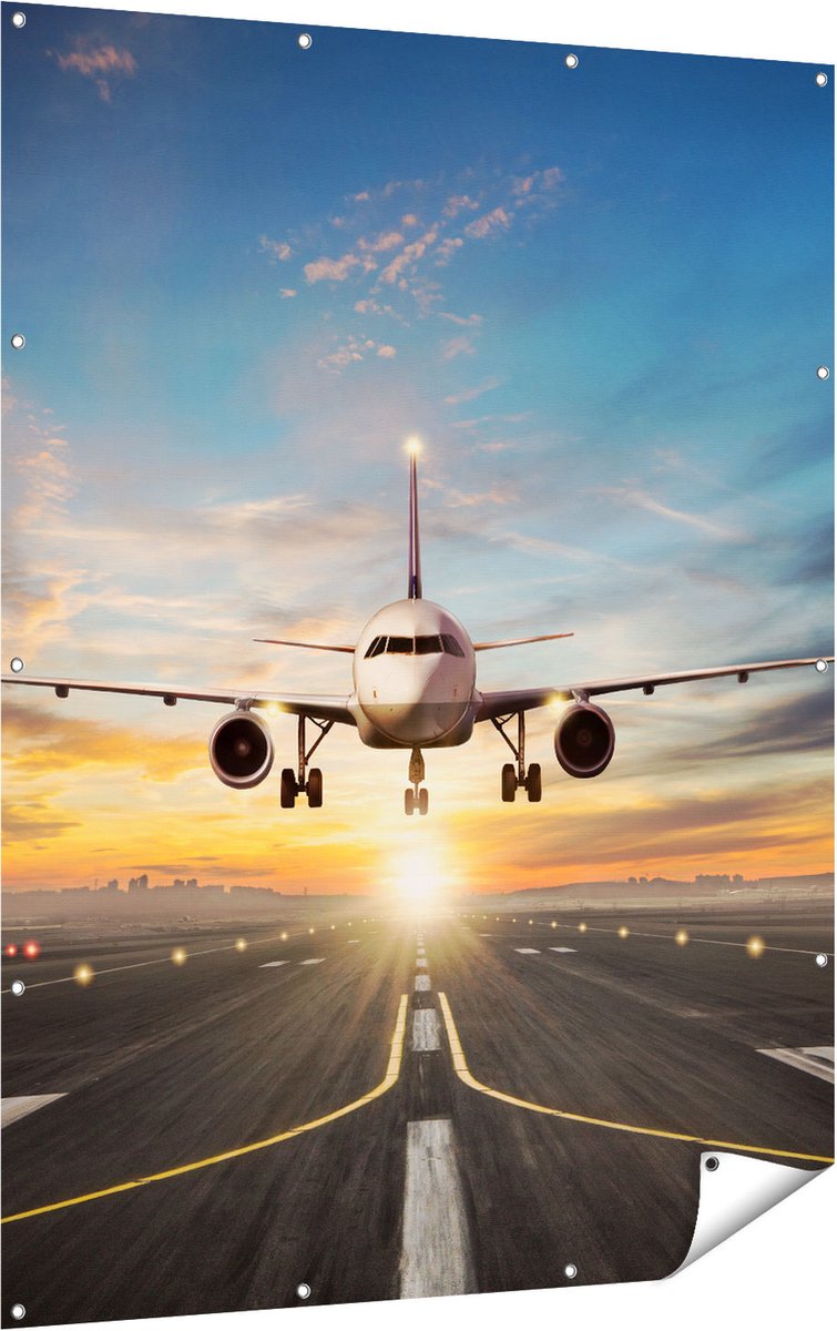 Gards Tuinposter Vliegtuig met een Landing op de Luchthaven - 120x160 cm - Tuindoek - Tuindecoratie - Wanddecoratie buiten - Tuinschilderij Multikleur