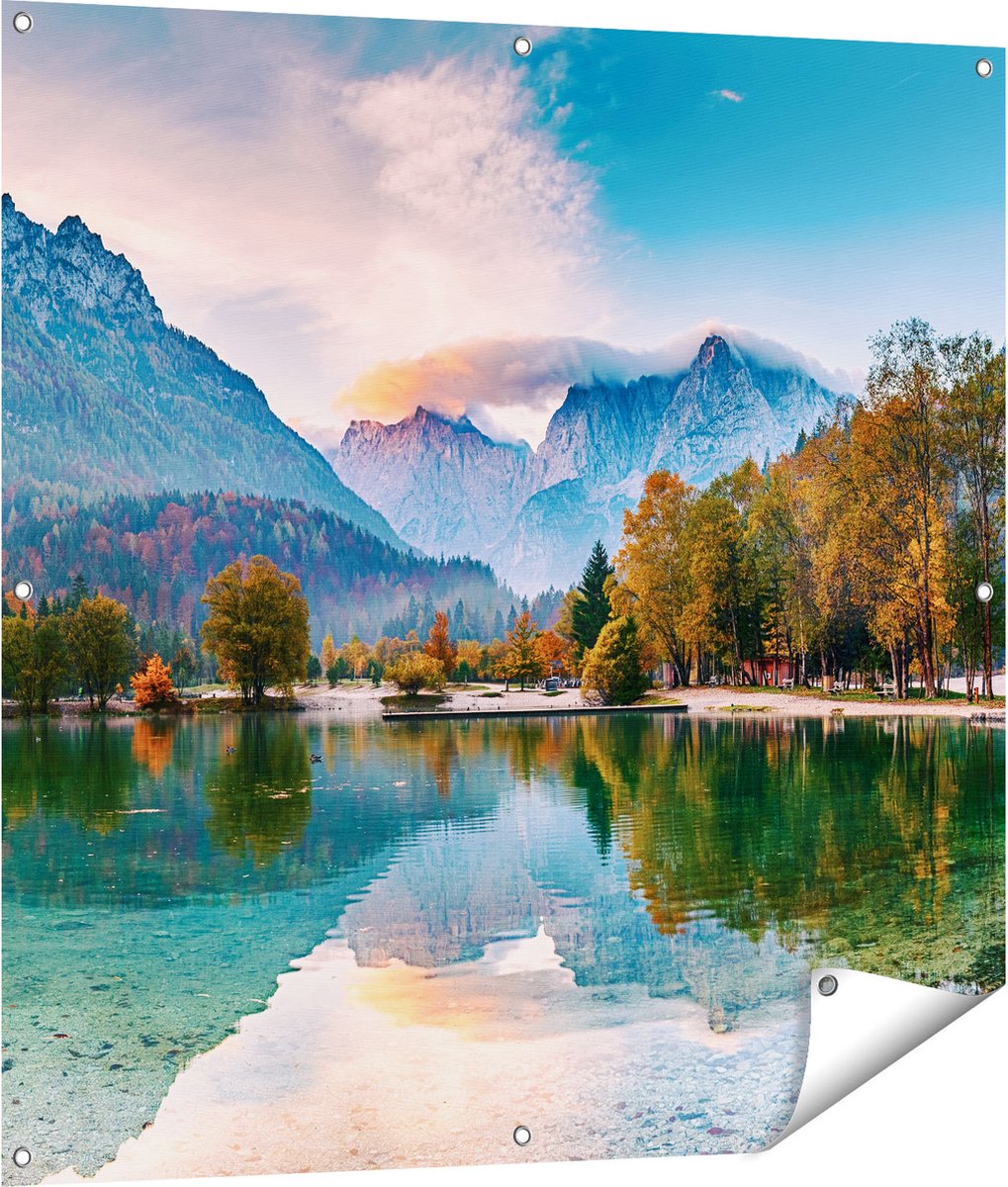 Gards Tuinposter Meer in de Bergen met een Geit Standbeeld - 100x100 cm - Tuindoek - Tuindecoratie - Wanddecoratie buiten - Tuinschilderij Multikleur