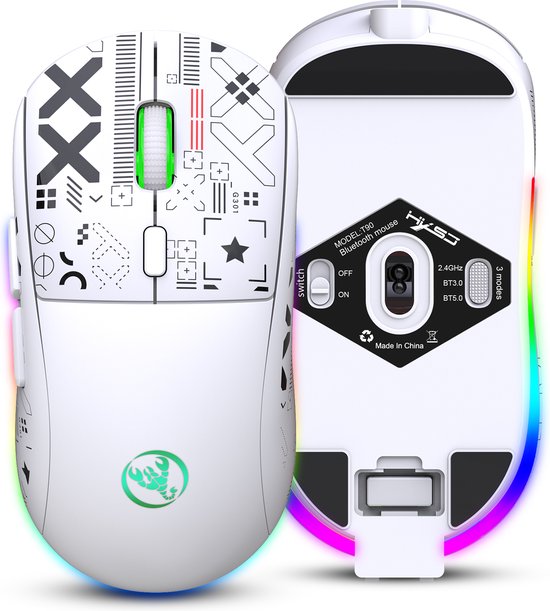 Weergave van de witte gaming muis, zowel de bovenkant met prints als de onderkant met specificaties.