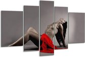 Glasschilderij Vrouw - Rood, Zwart, Grijs - 170x100cm 5Luik - Foto Op Glas - Geen Acrylglas Schilderij - 6000+ Glasschilderijen Collectie - Wanddecoratie