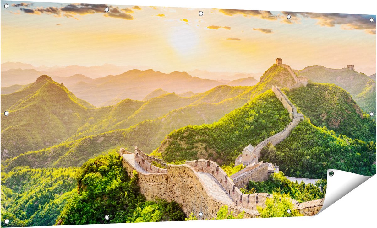 Gards Tuinposter De Chinese Muur door de Bergen met Zon - 160x80 cm - Tuindoek - Tuindecoratie - Wanddecoratie buiten - Tuinschilderij Multikleur