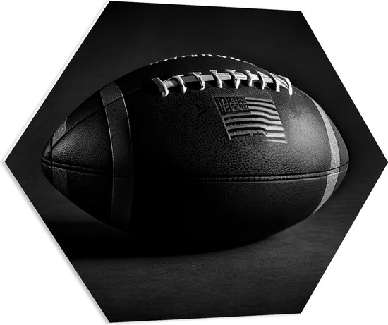 PVC Schuimplaat Hexagon - Rugby Ball in (Zwart- wit) - 80x69.6 cm Foto op Hexagon (Met Ophangsysteem)