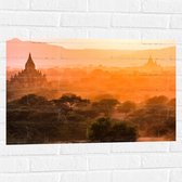 Muursticker - Fel Zonlicht over de Tempels van Myanmar - 75x50 cm Foto op Muursticker