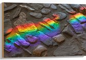 Hout - Regenboog Lichtstralen op Stenen - 90x60 cm - 9 mm dik - Foto op Hout (Met Ophangsysteem)