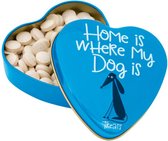 Blikje met 60 gram snoepjes Home is where my dog is - hondensnoepjes - hondensnacks - hond - puppy - Valentijns - cadeau - hartvormig - blik